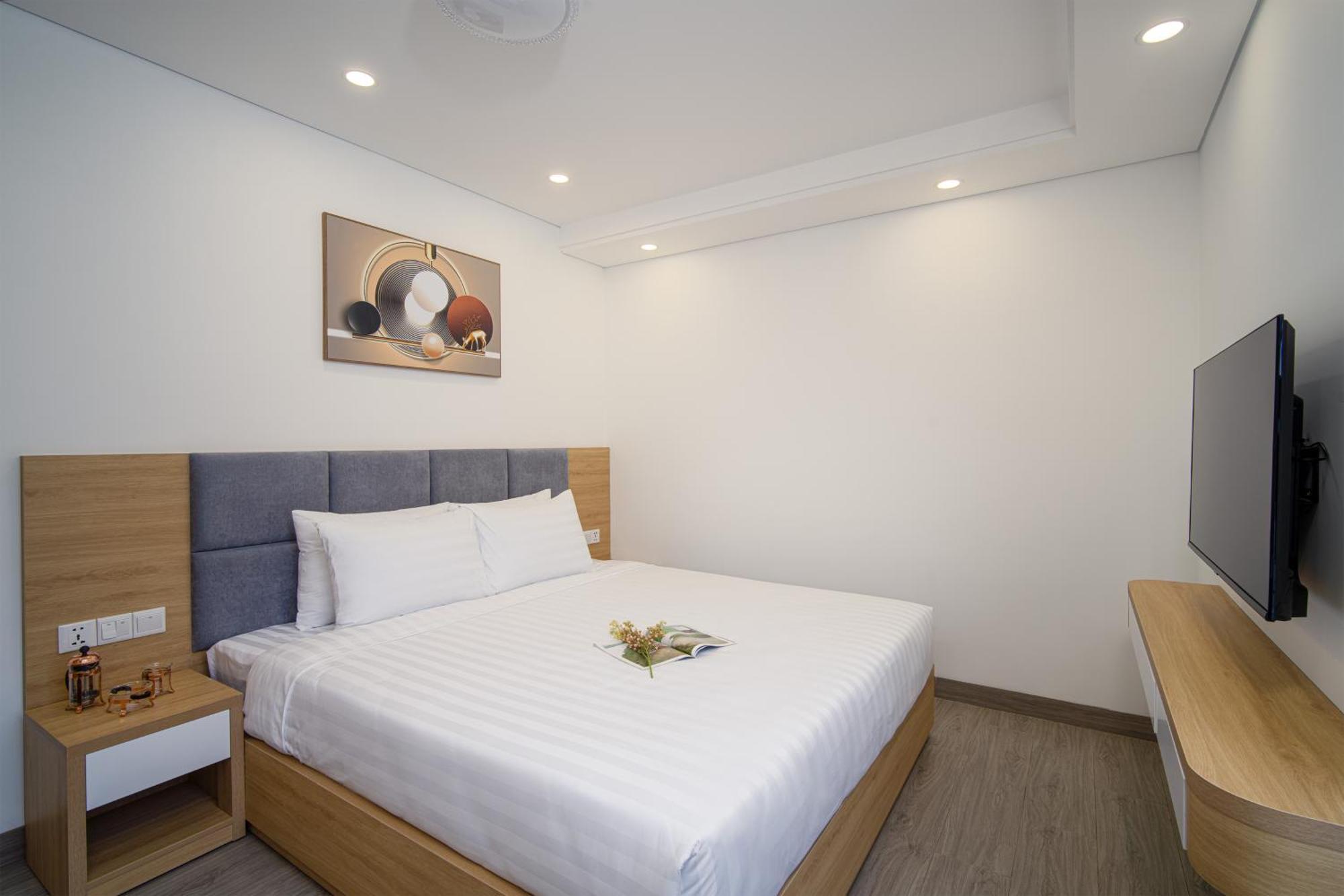 Hsuites Riverside And